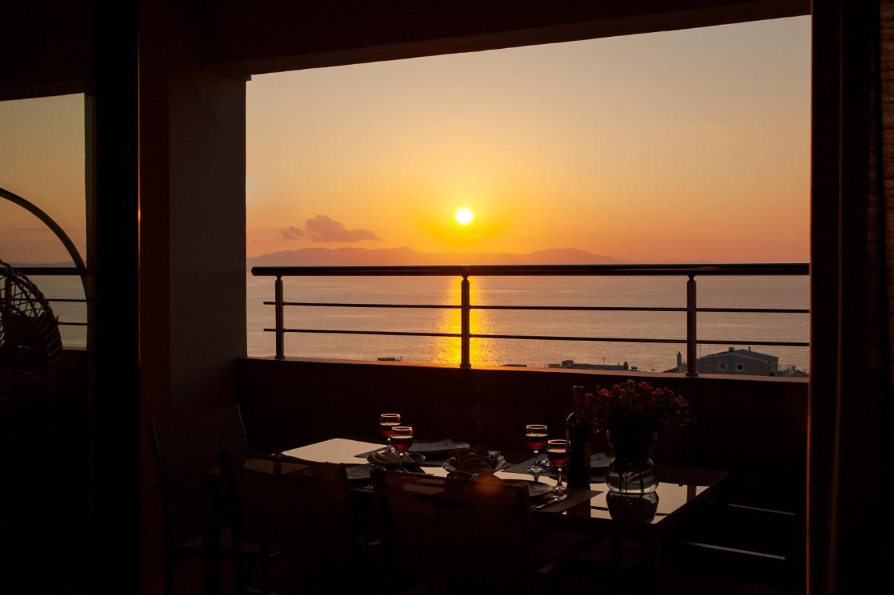 Overview Chania With Sea View And Amazing Sunset Kültér fotó